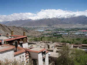 Pohled na msto Lhasa v Tibetu.JPG (76809 bytes)