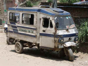 Neplsk taxi (tuk tuk).JPG (81458 bytes)
